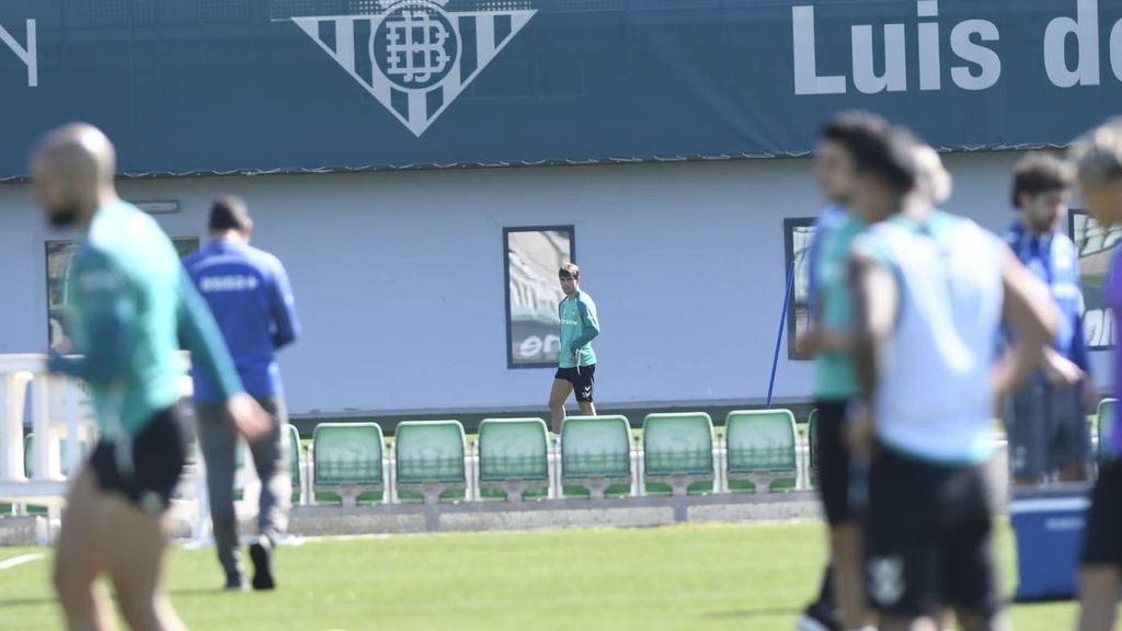 Entrenamiento del Betis con Lo Celso como protagonista