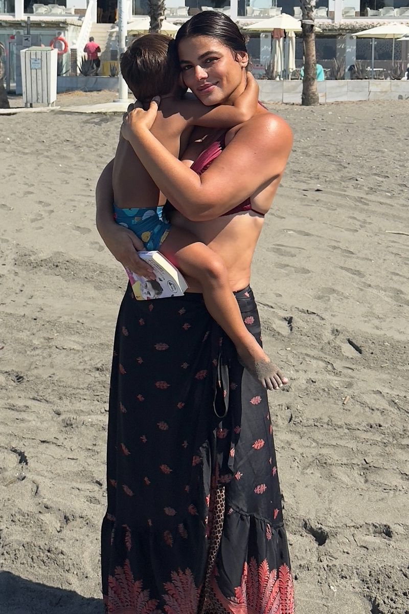 Marisa Jara y su hijo Tomás, en una imagen del pasado verano