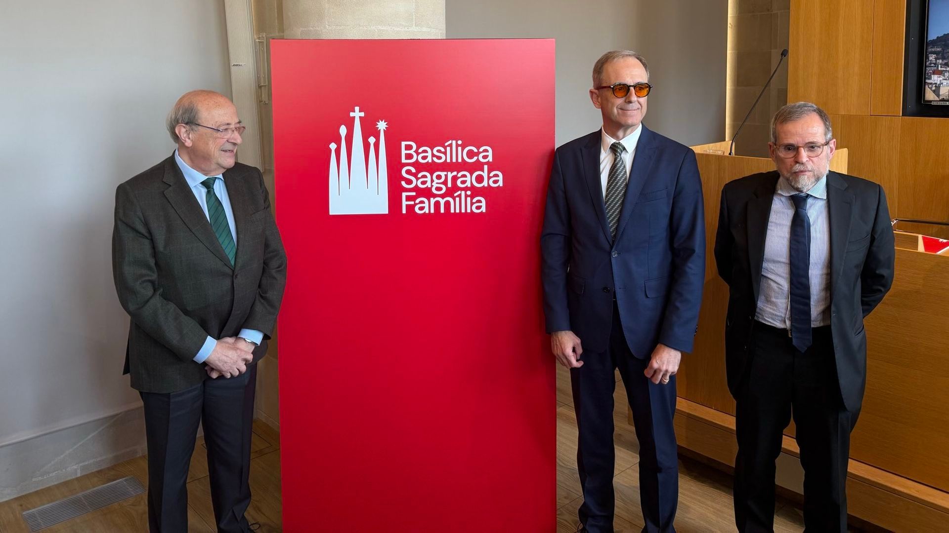 El templo estrena nuevo logotipo incorporando la torre de Jesús