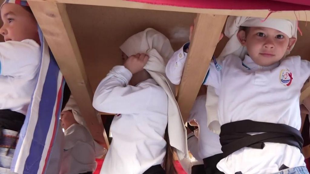 La procesión de la virgen de su guardería en Sevilla: "Los niños se preparan y están ilusionados"