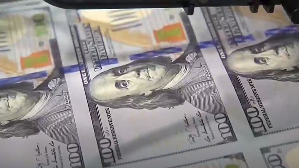 El presidente de EEUU firmará los dólares en circulación: del 'America first' al  'Trump first'