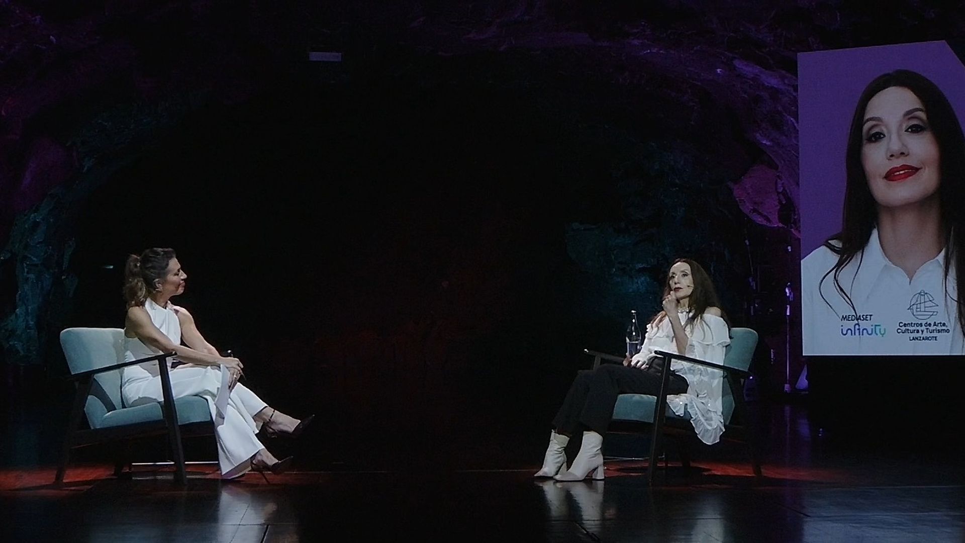 LUZ CASAL CANGREJOS ALBINOS Entrevista completa