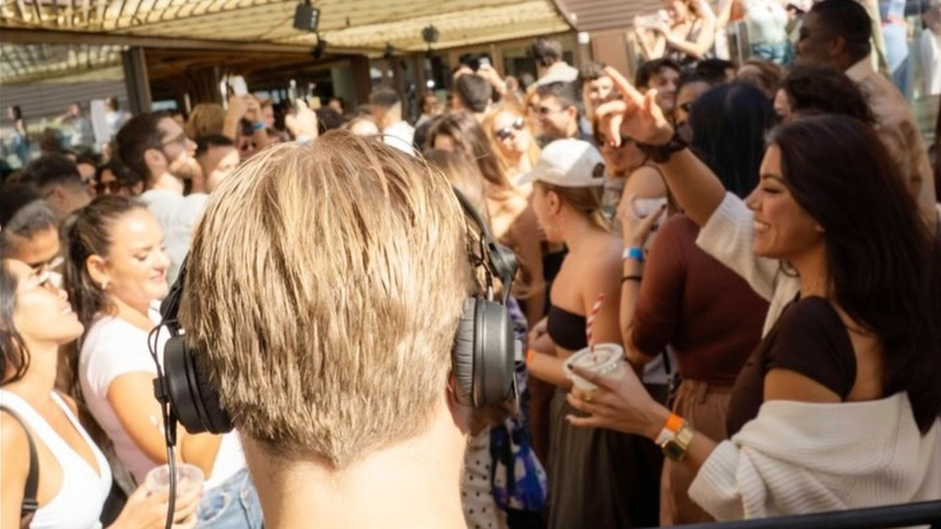 Una de las últimas fiestas de 'coffee rave' en Barcelona Una de las últimas fiestas de 'coffee rave' en Barcelona