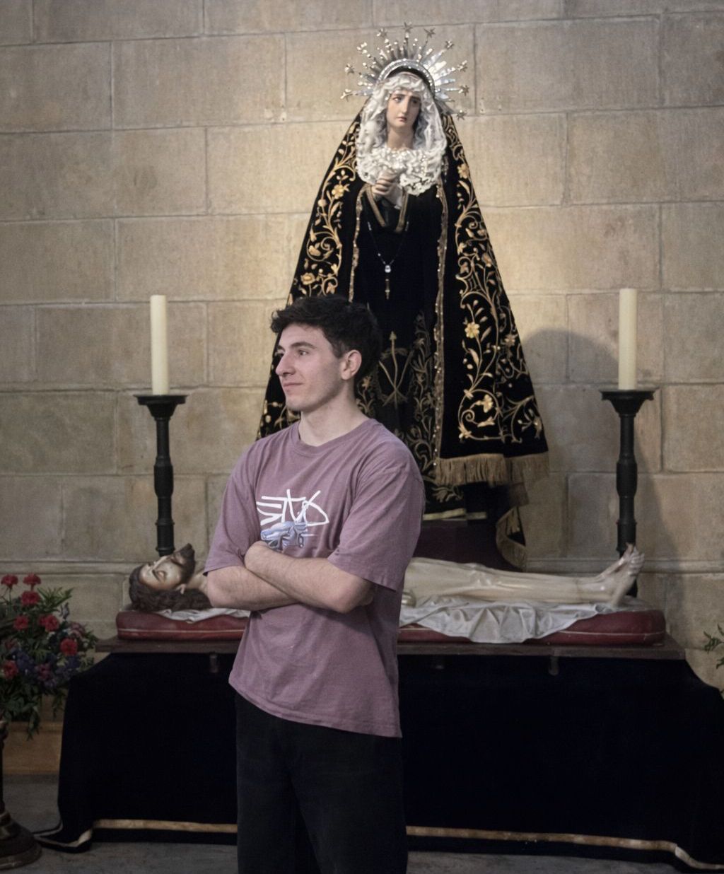 Unax, donostiarra de 20 años, saldrá con el incienso en la procesión donostiarra recuperada