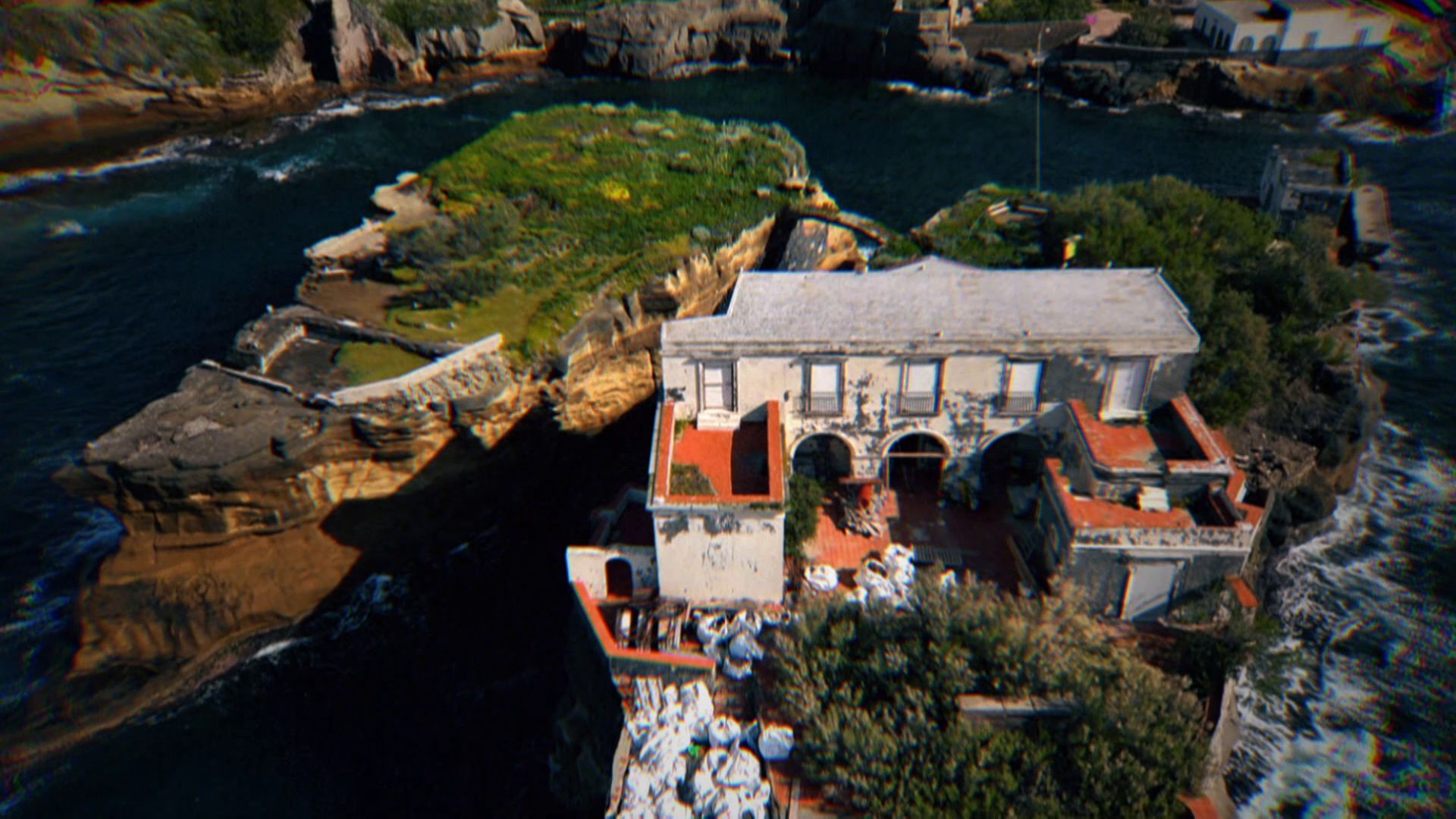 La isla tenebrosa de Italia: dos rocas, una casa y una maldición en medio del silencio