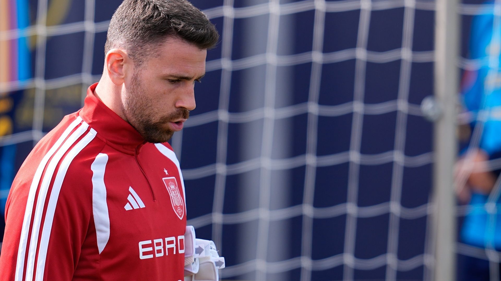 El guardameta internacional Unai Simón entrena con la Selección Española