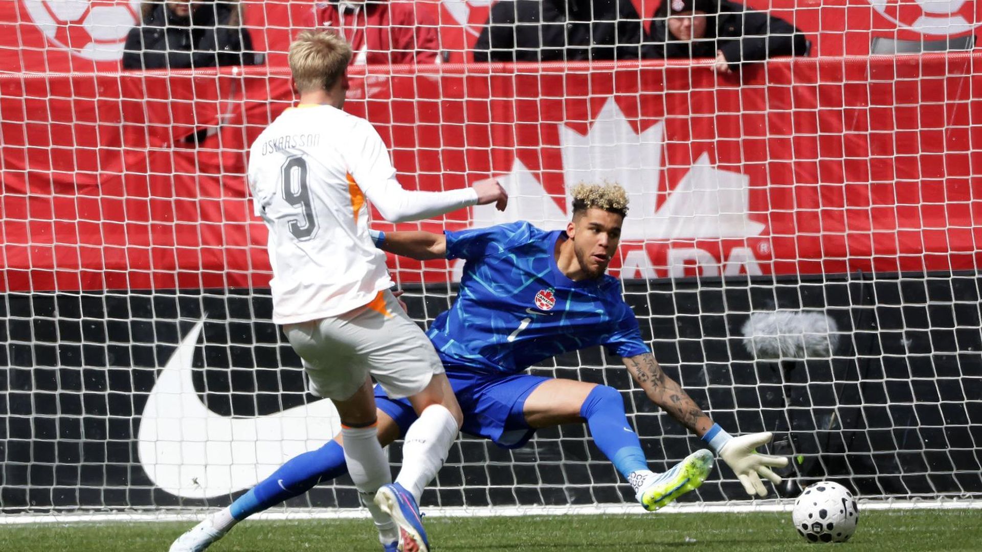 Orri Óskarsson bate a St. Clair en el Canadá-Islandia