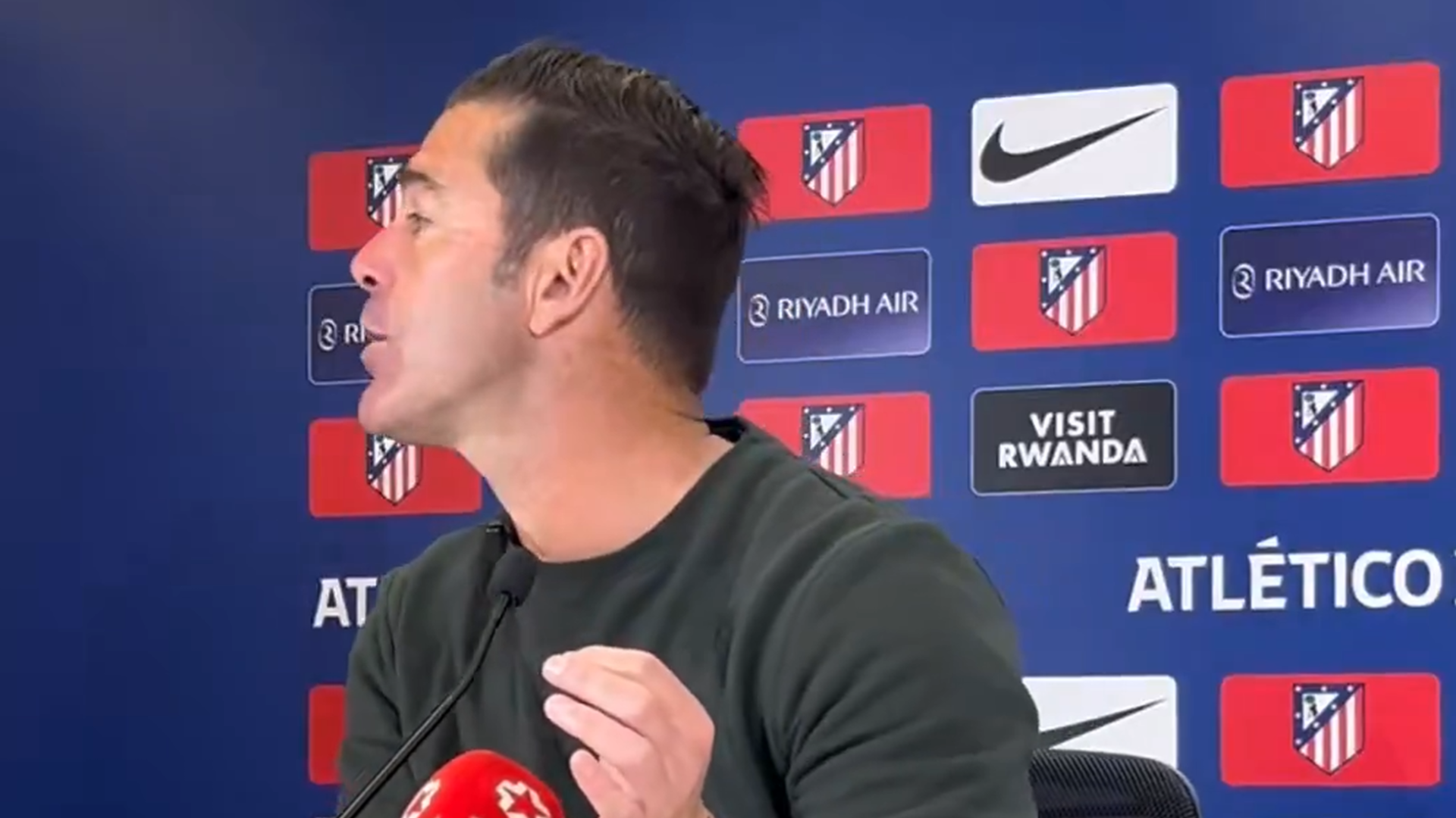 Abraham Paz, en sala de prensa