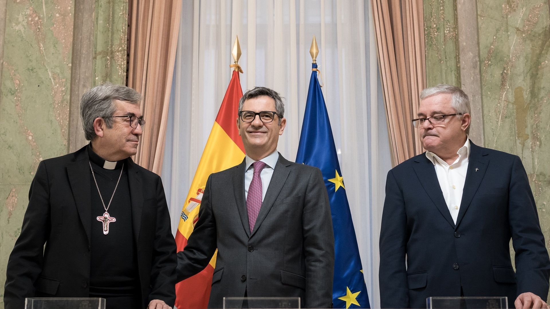 El Gobierno y la Conferencia Episcopal llegan a un acuerdo para indemnizar los abusos sexuales El Gobierno y la Conferencia Episcopal llegan a un acuerdo para indemnizar los abusos sexuales