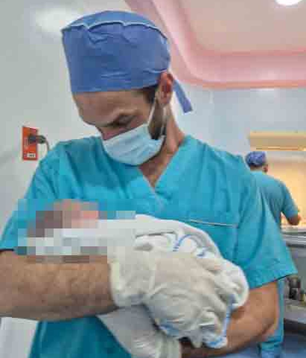 Jesús Castro da la bienvenida a sus dos hijos y lo anuncia en redes sociales