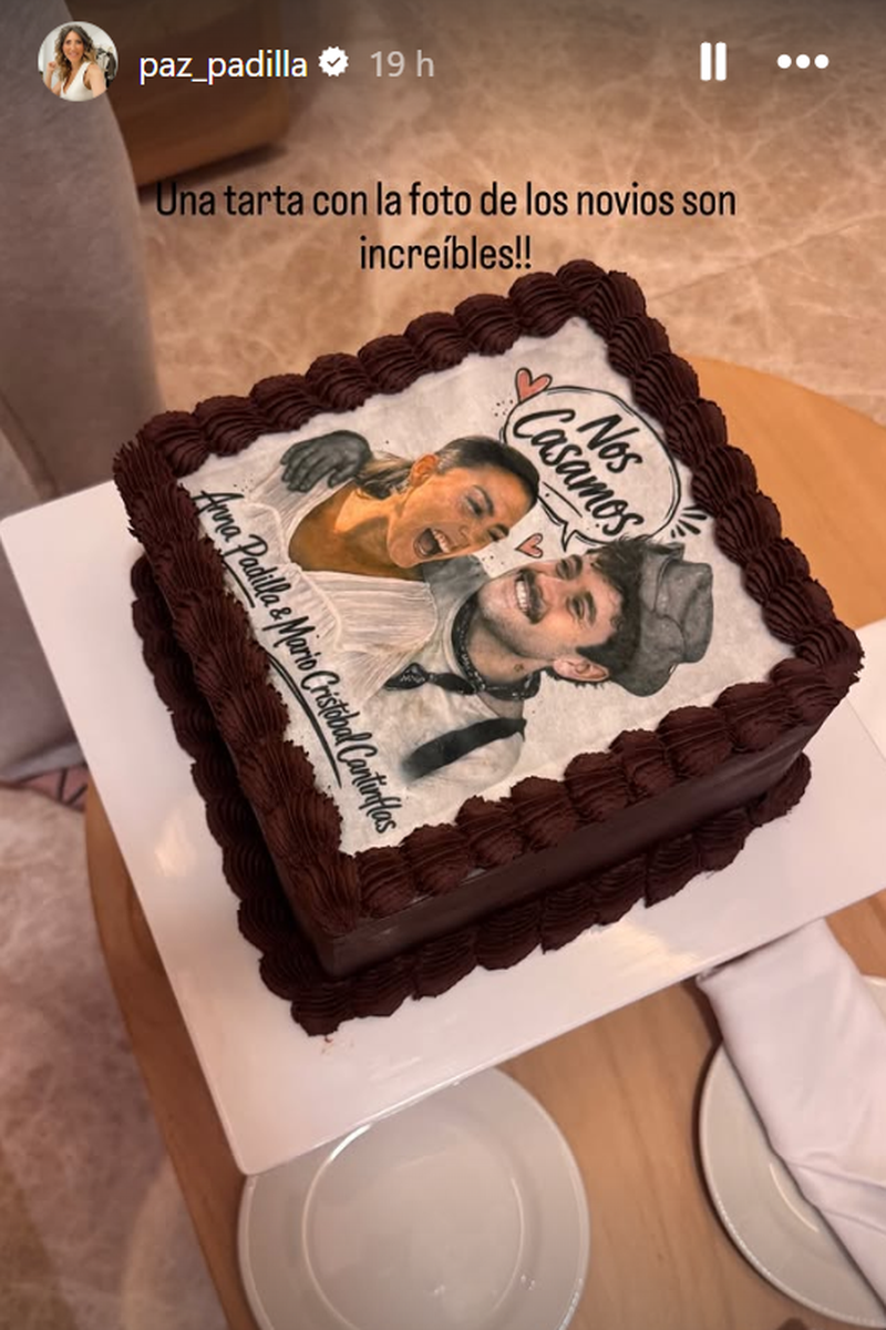 La tarta con la foto de los novios