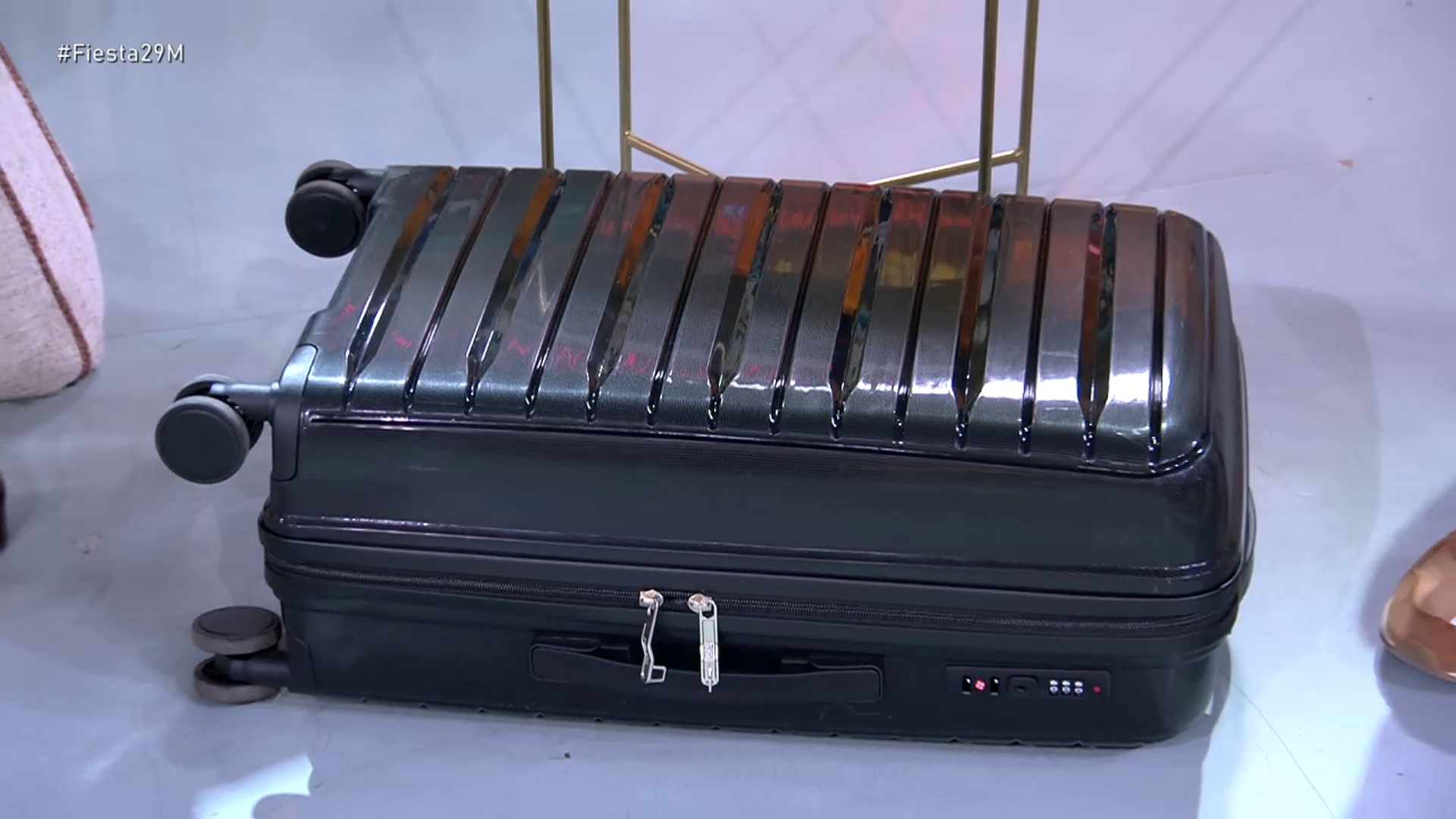 La misteriosa maleta de los futbolistas