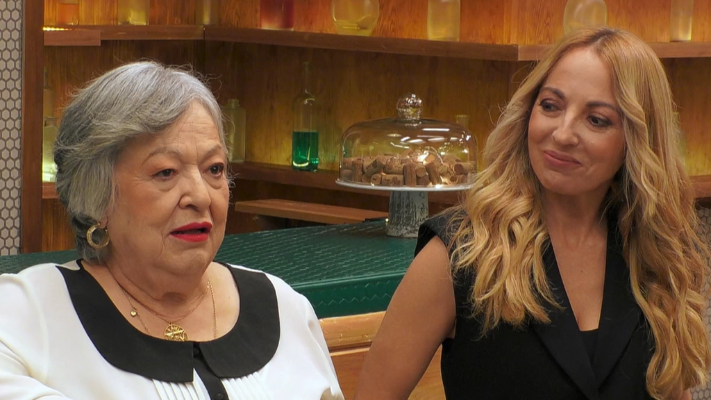 Una soltera viene acompañada de su hija para que le dé el visto bueno a su cita: “Yo vengo a dar el okey”