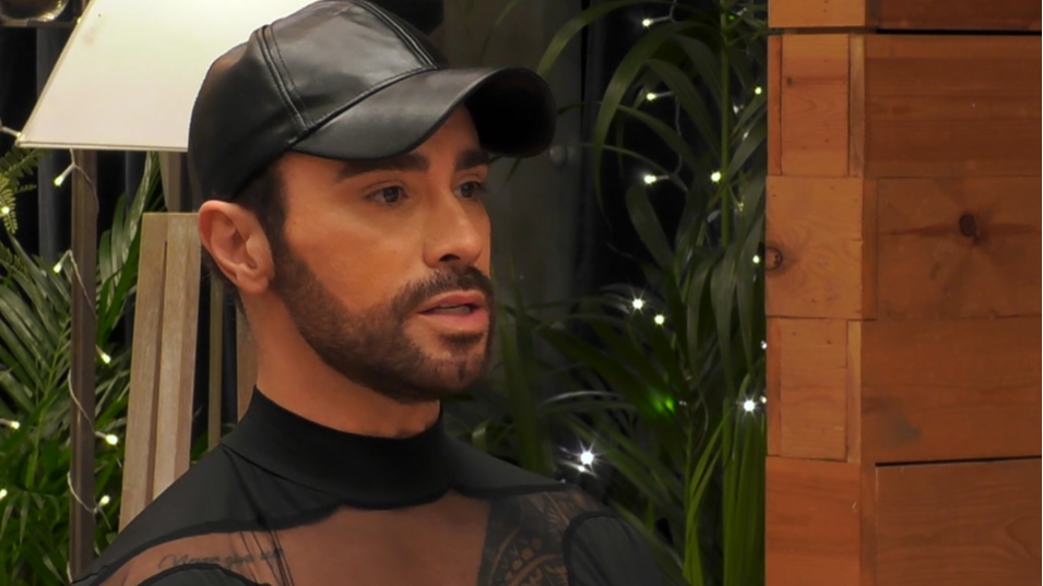 Un soltero queda desconcertado ante un comentario de su cita: “No te estaba haciendo un interrogatorio”