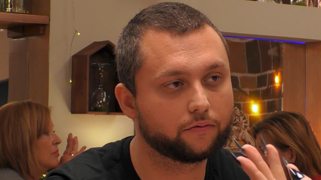 El hábito de una soltera provoca el rechazo de su cita: “No tiene autocontrol”