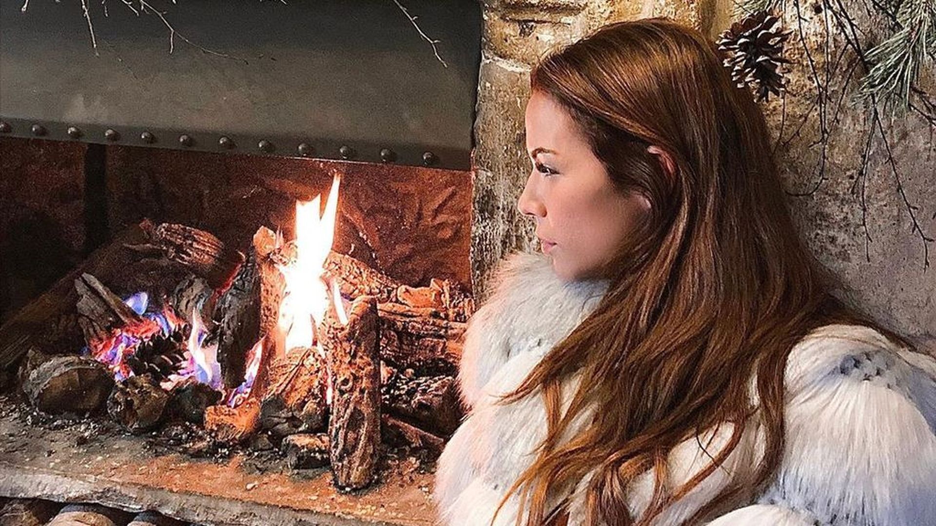 Con retratos presidiendo y en tonos claros: la decoración de la casa de Tamara Gorro, desde dentro Con retratos presidiendo y en tonos claros: la decoración de la casa de Tamara Gorro, desde dentro