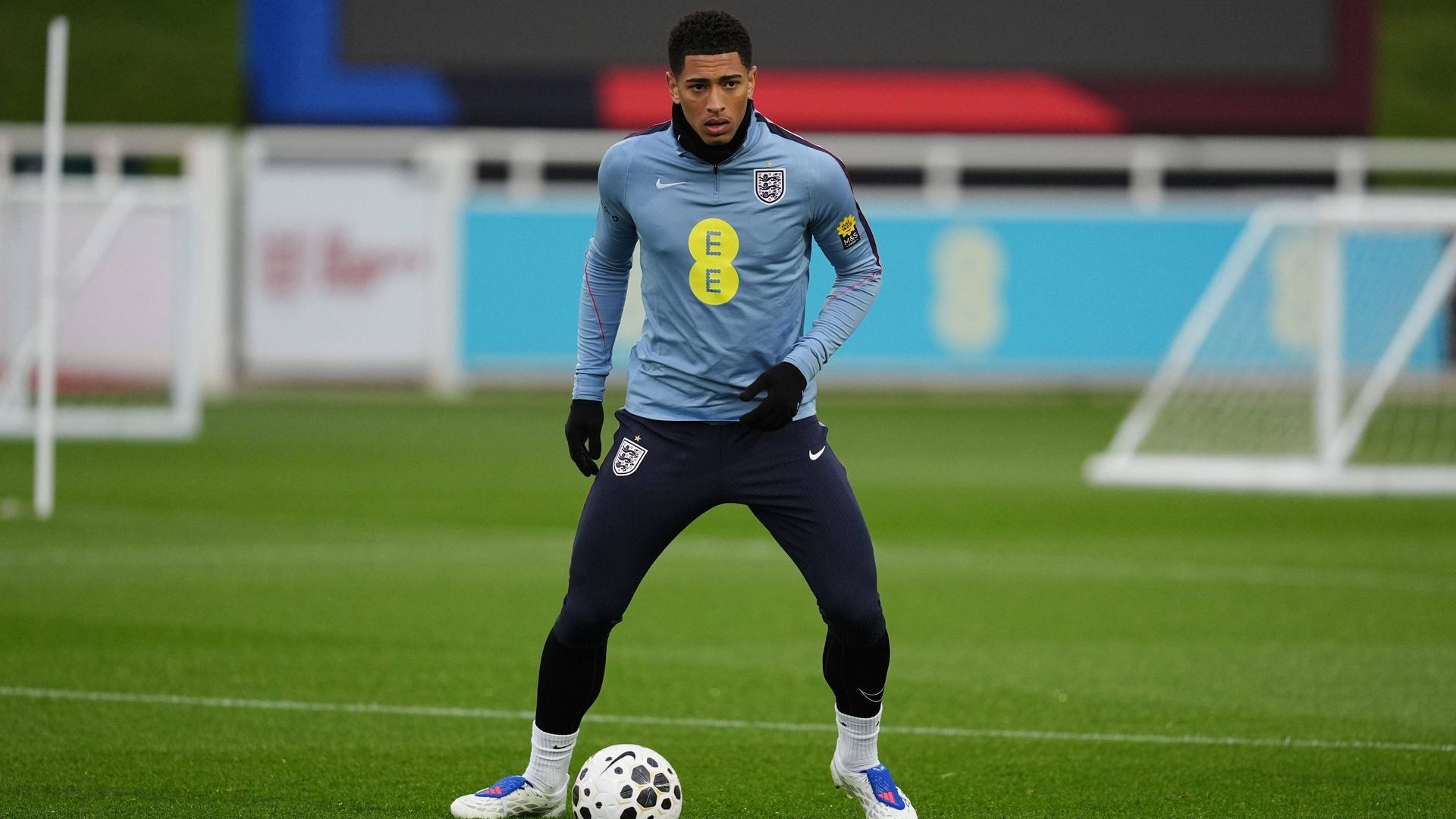 Jude Bellingham entrenando con Inglaterra