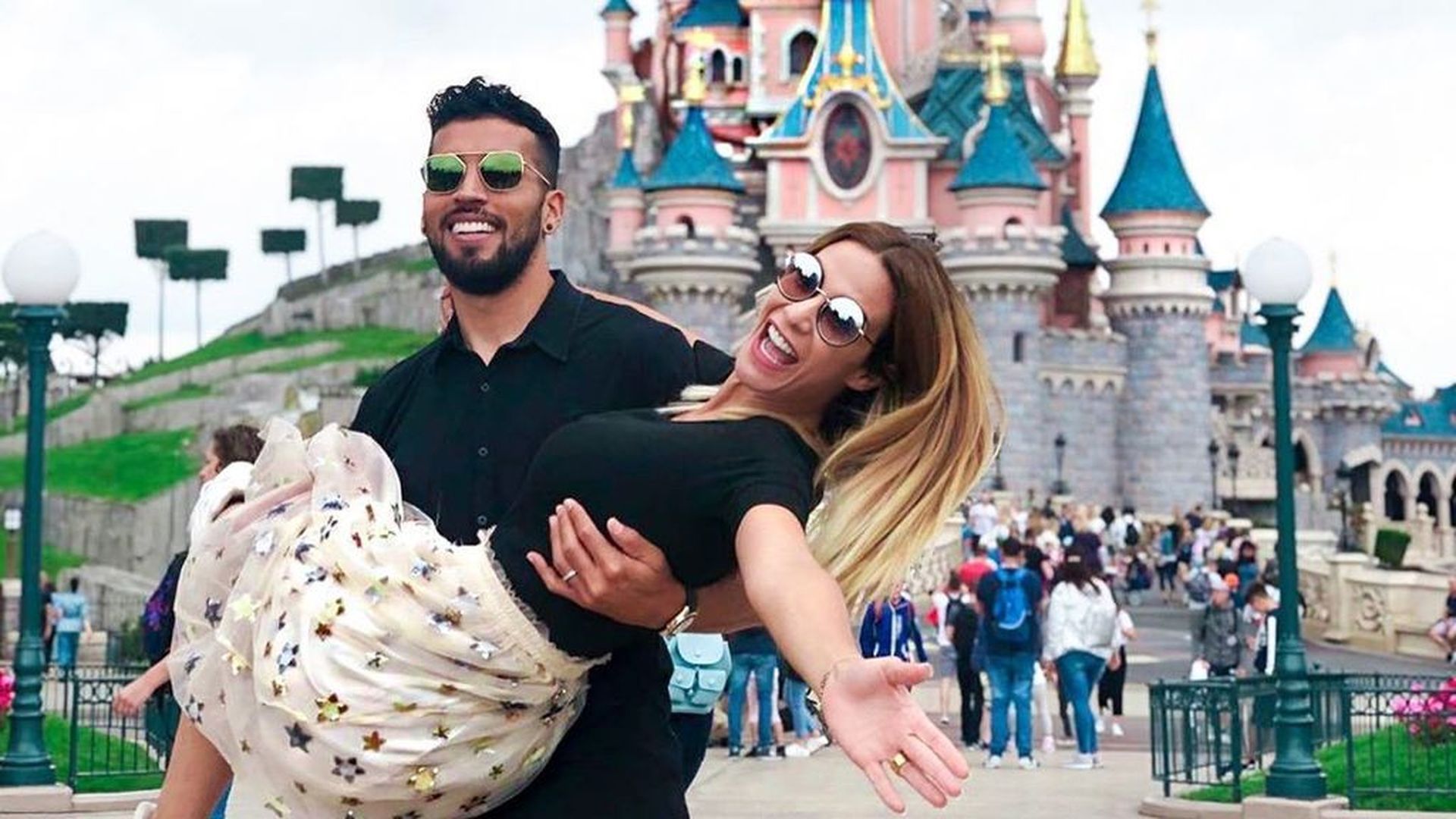 La familia Gorro-Garay se va de viaje y la cosa acaba mal: “¿Qué se hace en Disney cuando llueve?”