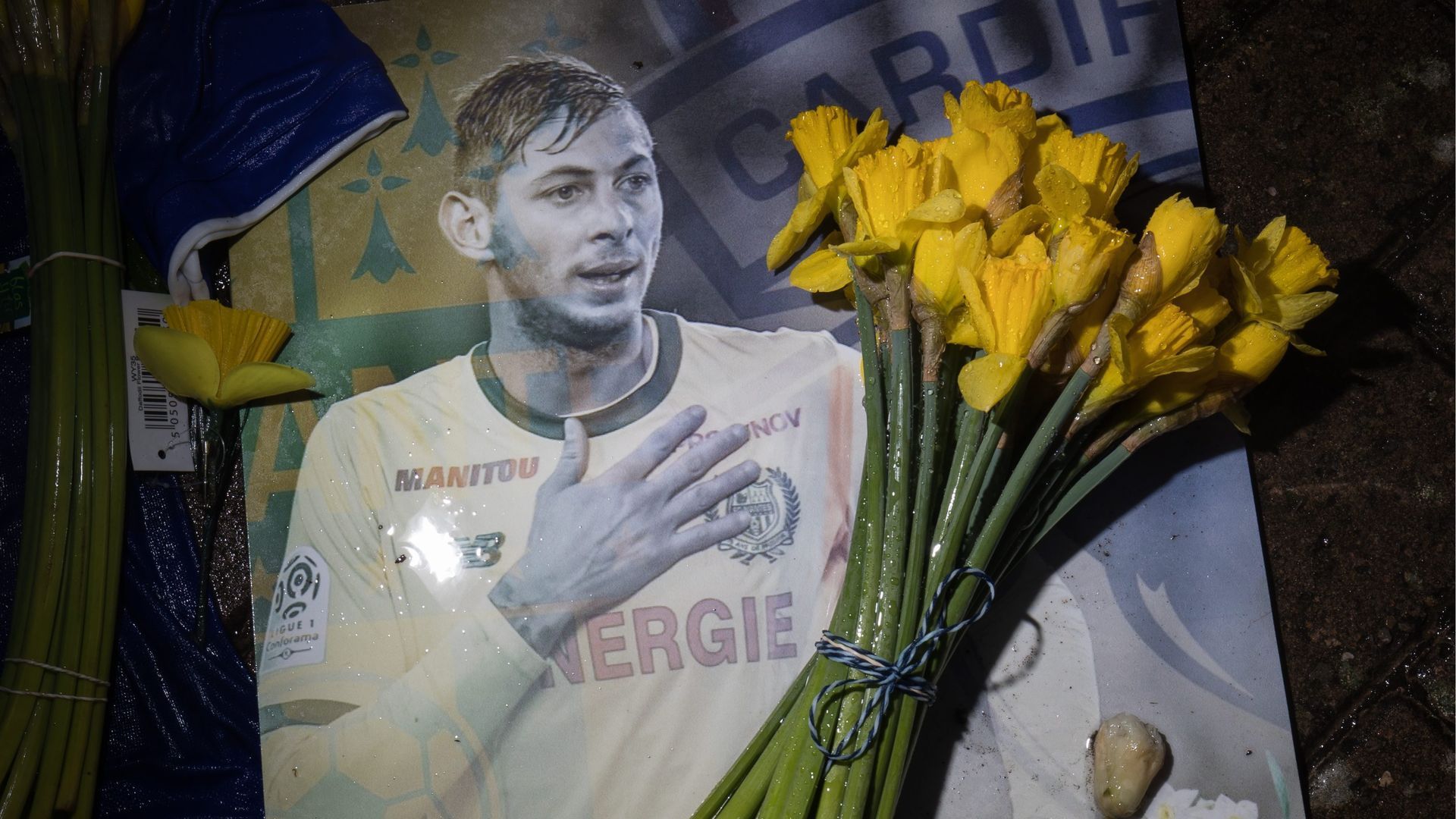 Tributo a Emiliano Sala en el estadio del Cardiff