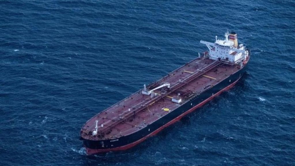 Trump se rinde a Putin: permite la entrada de un petrolero ruso a Cuba