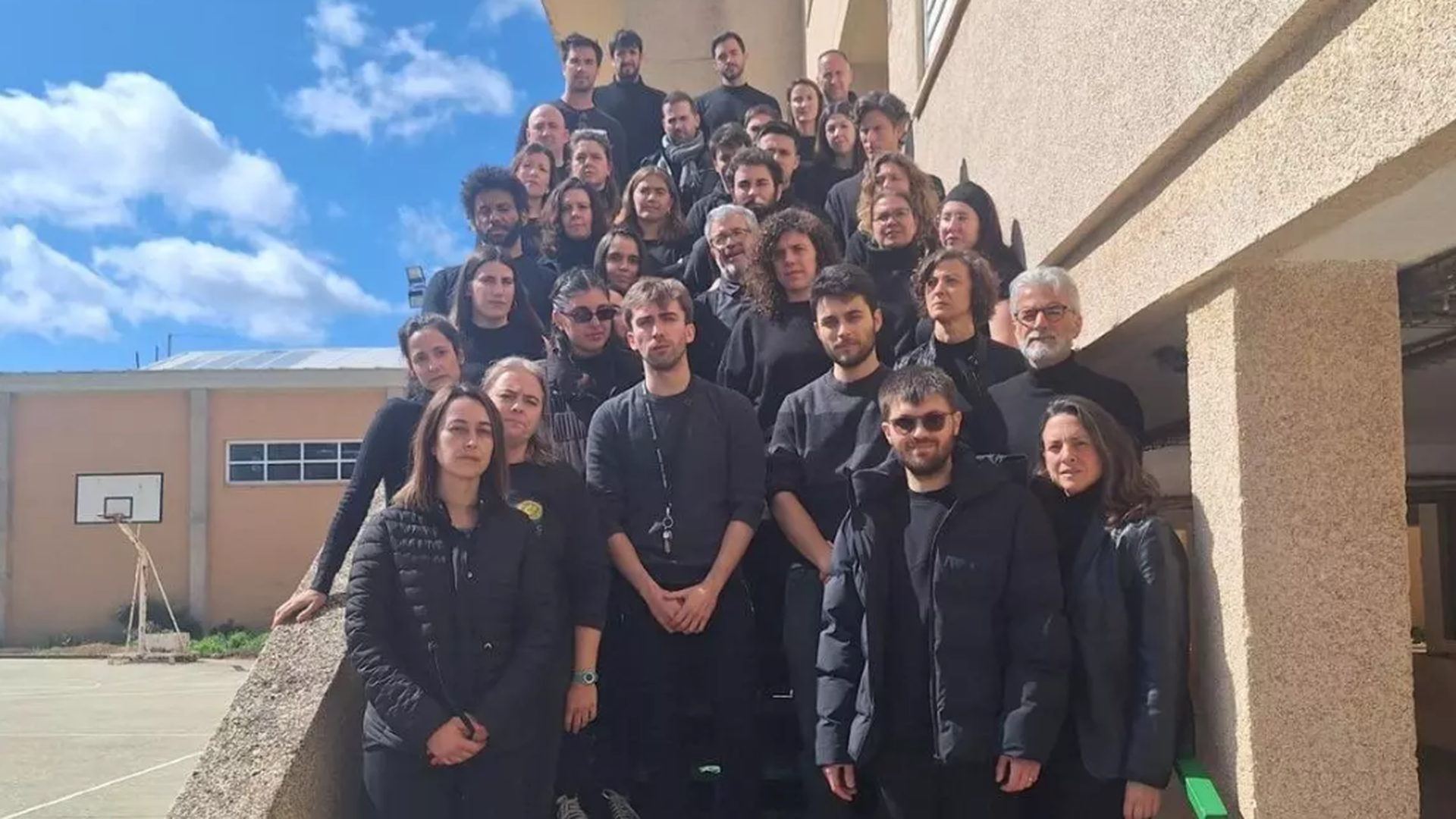 Un profesor de un instituto de Mallorca sufre un ataque homófobo por parte de sus alumnos: "No es un hecho aislado. Es una realidad que se vive en los centros" Un profesor de un instituto de Mallorca sufre un ataque homófobo por parte de sus alumnos: "No es un hecho aislado. Es una realidad que se vive en los centros"