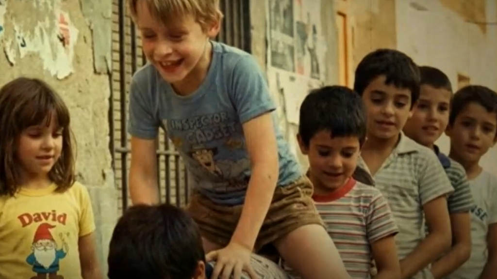 ¿Leonardo DiCaprio en bici por Málaga? La IA convierte la ciudad en un plató de Hollywood