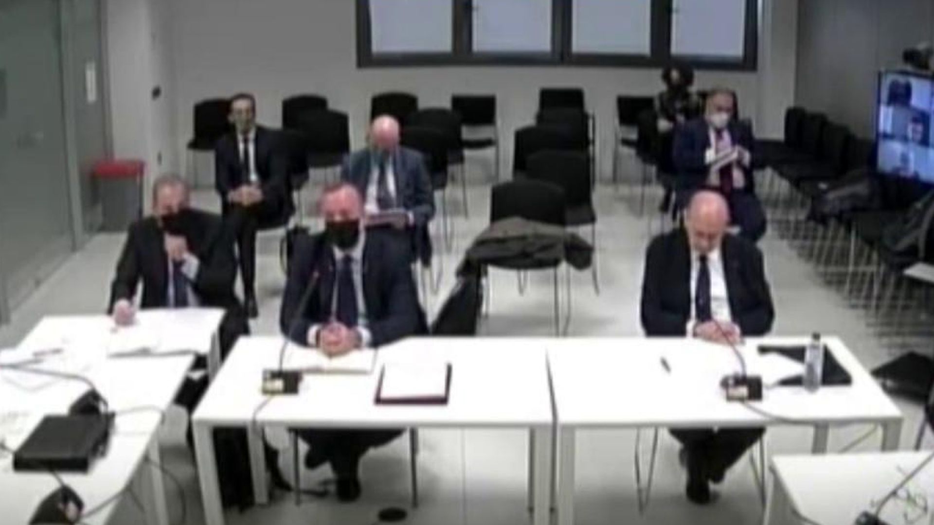 El tenso careo entre Fernández Díaz y su exnúmero dos, hace seis años ante el juez por el 'Caso Kitchen': "Estamos en este careo por ti”. El tenso careo entre Fernández Díaz y su exnúmero dos, hace seis años ante el juez por el 'Caso Kitchen': "Estamos en este careo por ti”.