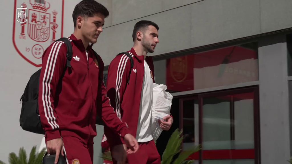 Joan García ante un debut hostil con la Selección en Cornellá