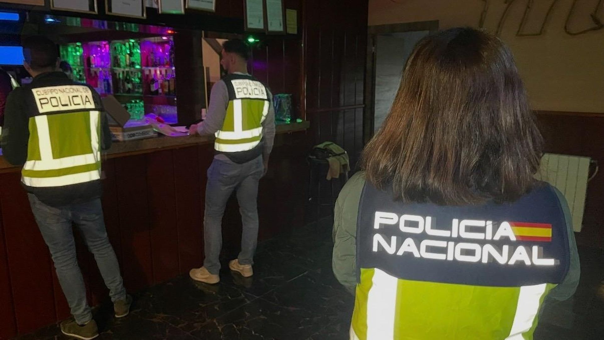 La Policía Nacional interviene en un club de alterna de Almería La Policía Nacional interviene en un club de alterna de Almería