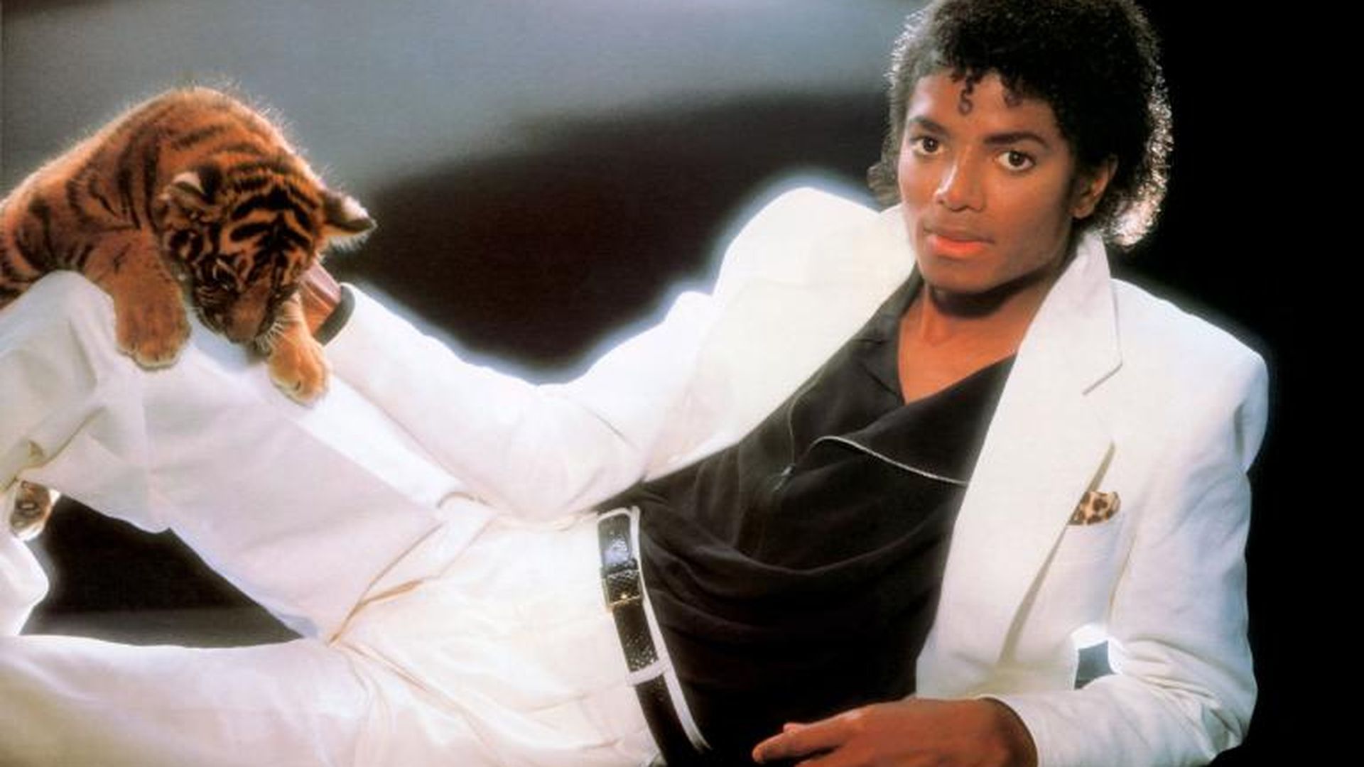 michael-jackson-thriller-40-tgj michael-jackson-thriller-40-tgj