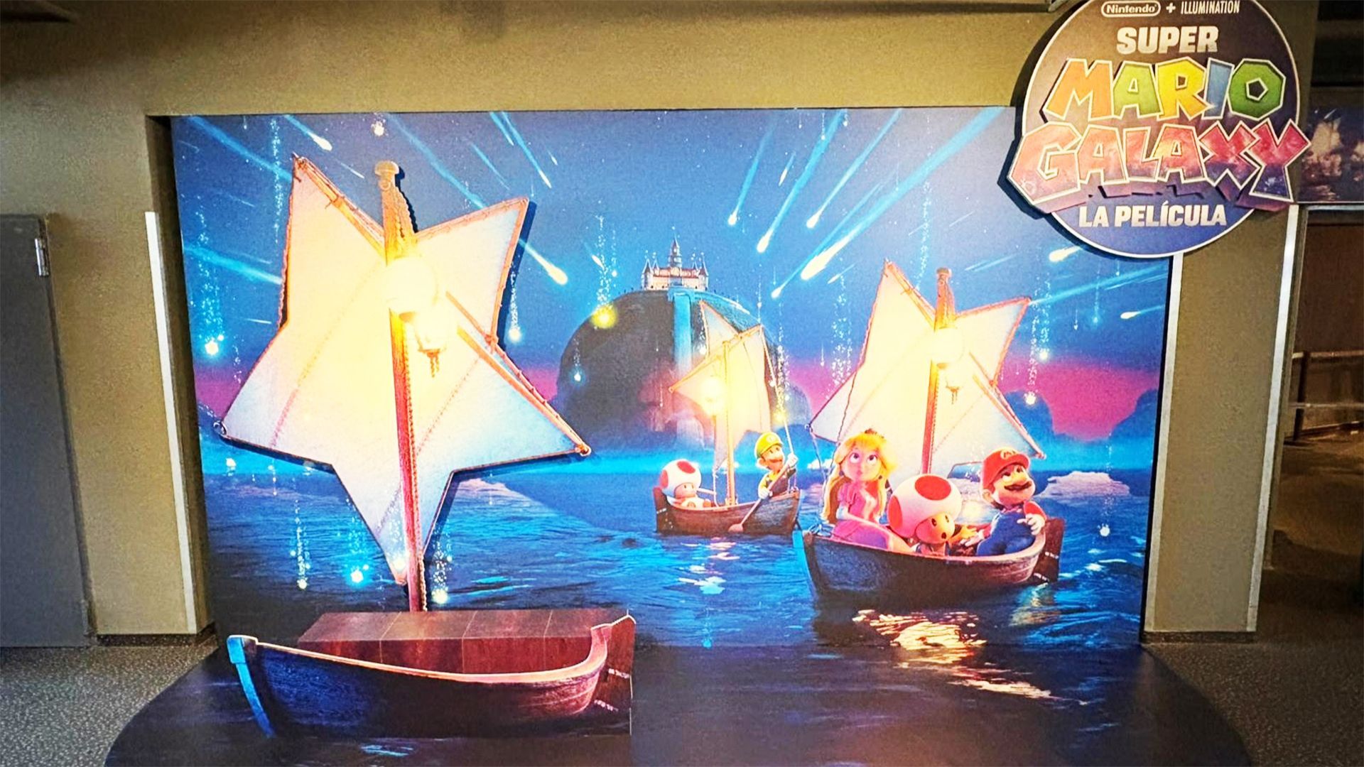 Sala de cine con Super Mario Galaxy: La Película Sala de cine con Super Mario Galaxy: La Película