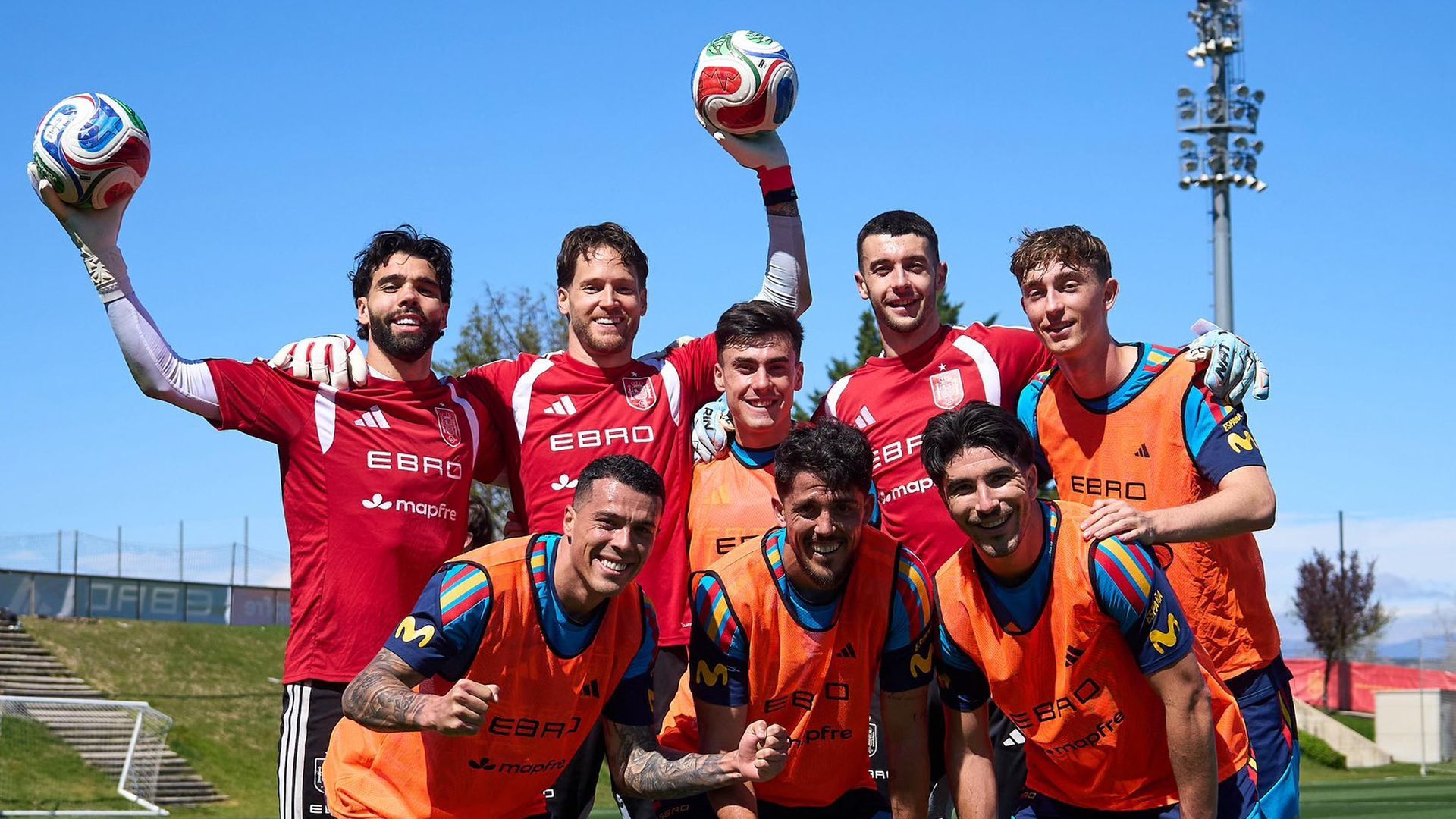 Álex Remiro en uno de los entrenamientos de la Selección