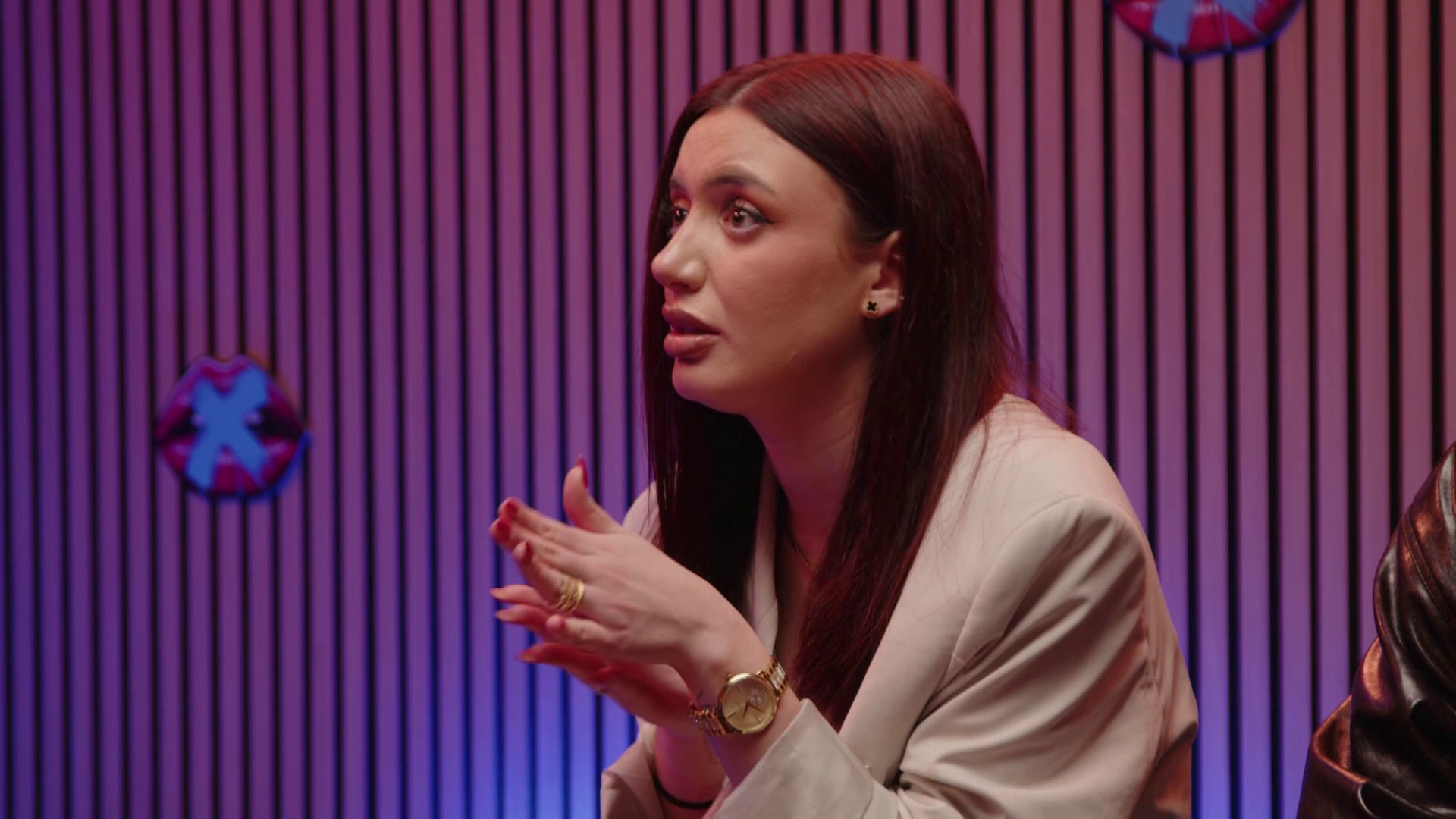 Carlota desvela todos los detalles de su noche con Barranco en 'Tentaciones Privé': "Le dije si quería que fuese a su hotel"