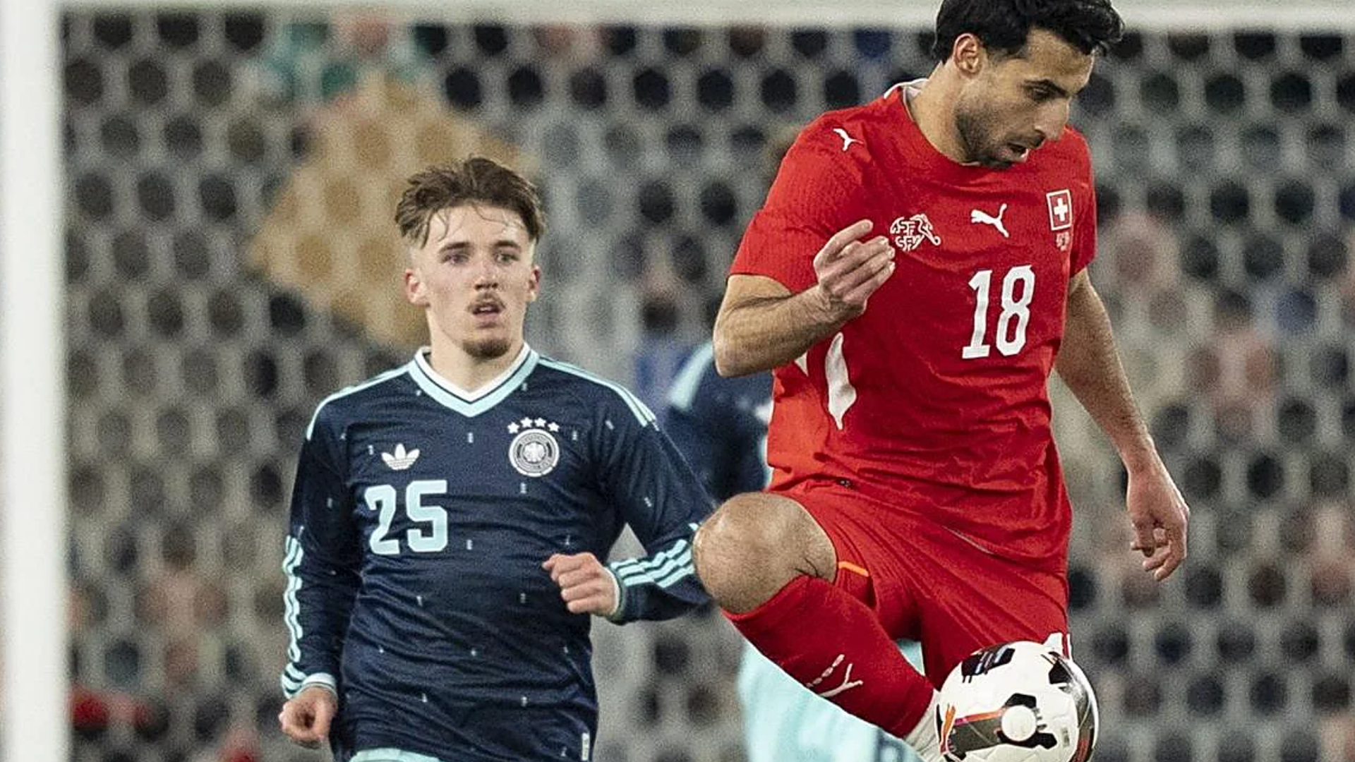 Eray Cömert con Suiza