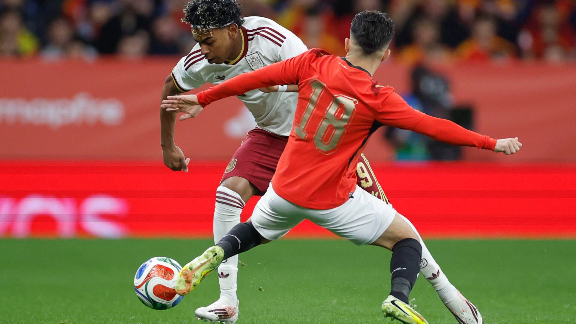 Los Mossos d'Esquadra investigan los cánticos islamófobos del España – Egipto en Cornellá: “¡Musulmán el que no bote, eh, oeh!”