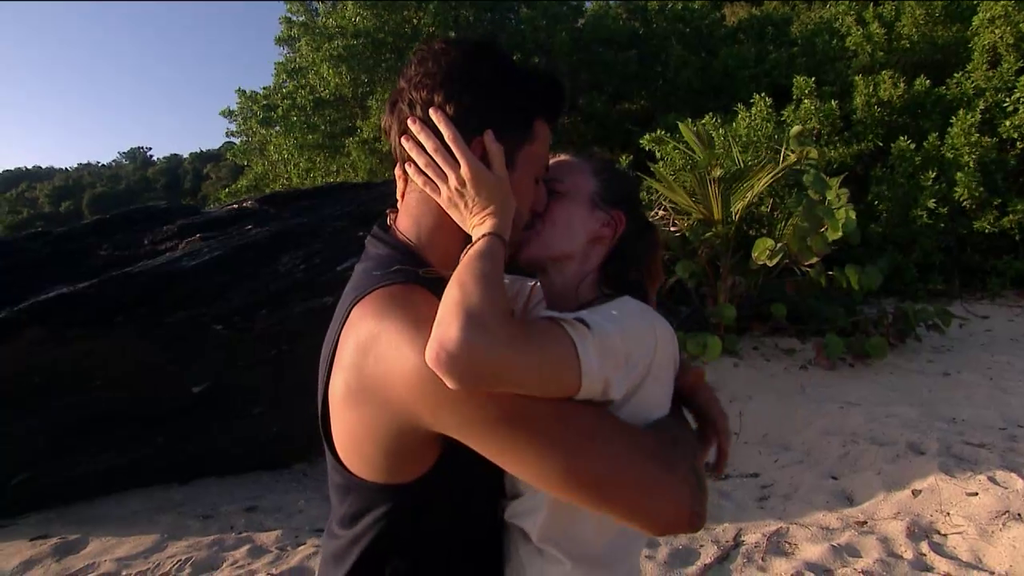 ¡Momentazo! El emotivo reencuentro de Almudena y Borja entre lágrimas, abrazos y palabras bonitas