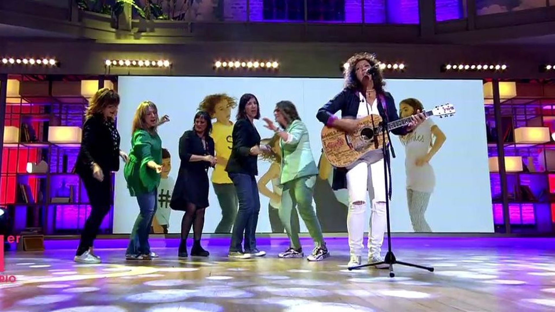 Rosana pone voz a la nueva sintonía de 'Viva la vida' con "Soñar es de valientes"