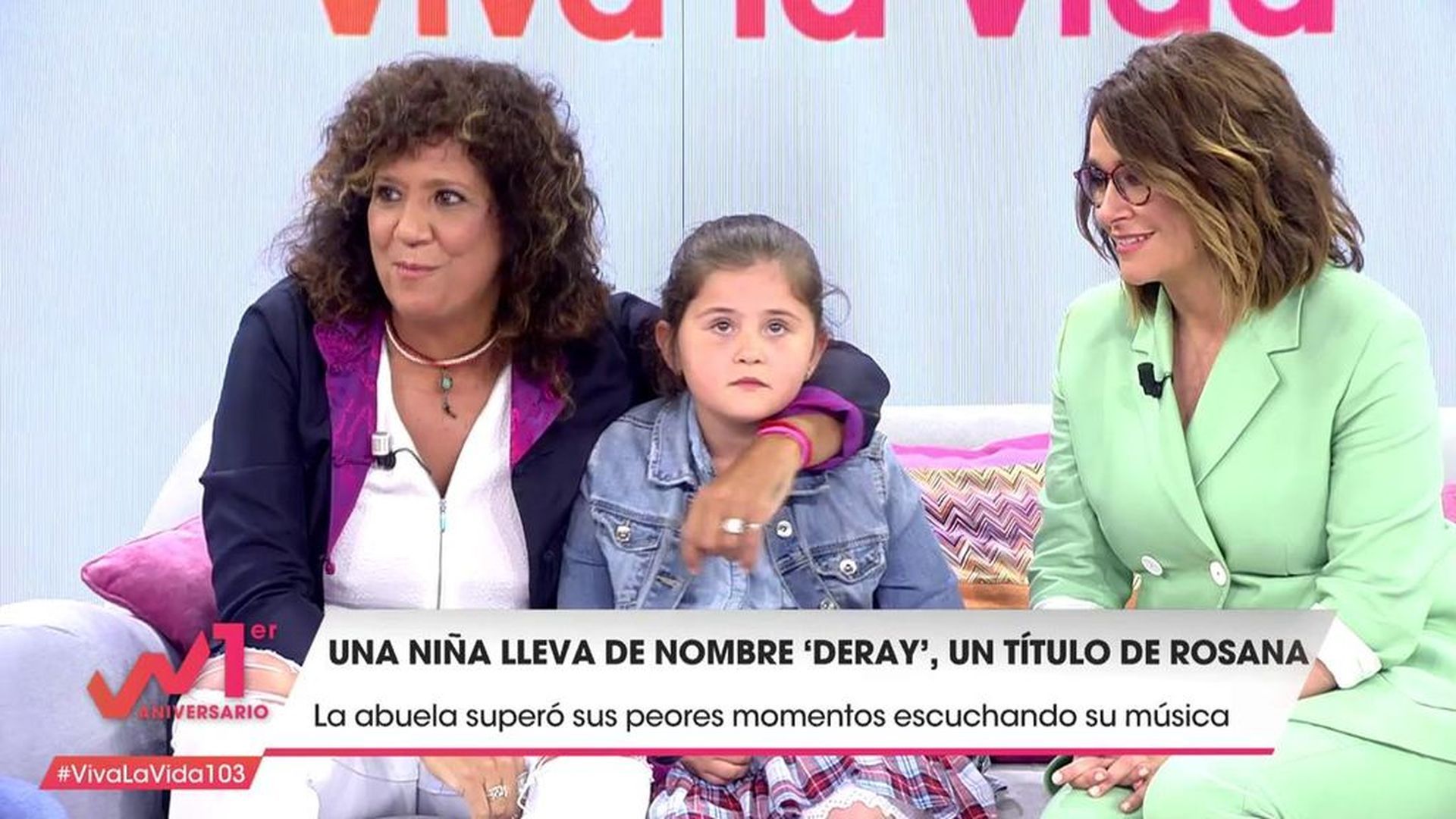Rosana sorprende a una abuela y su nieta que lleva un título de una canción suya por nombre