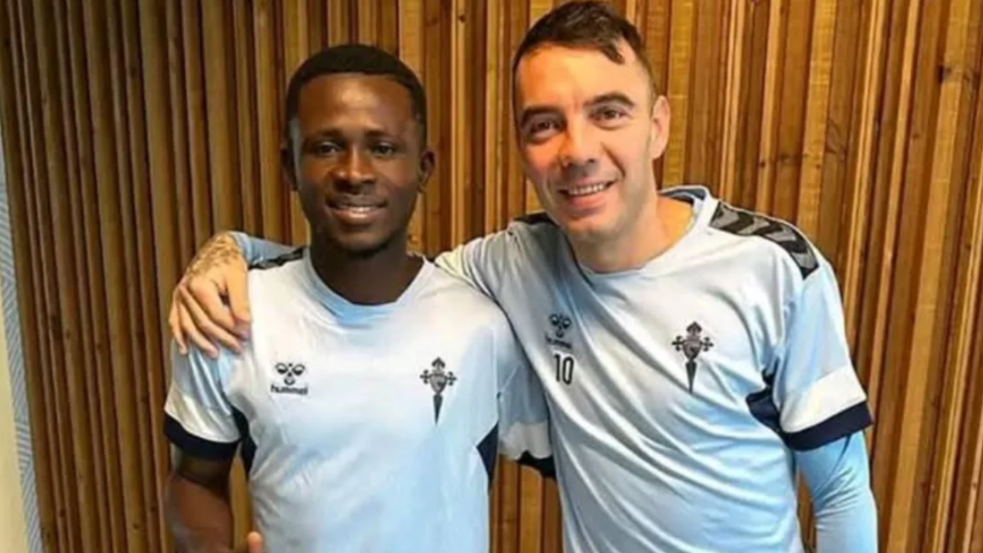 Bernard Somuah con Iago Aspas