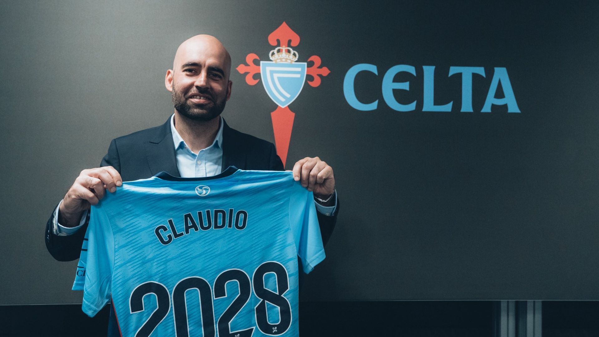 Claudio Giráldez tras renovar su contrato