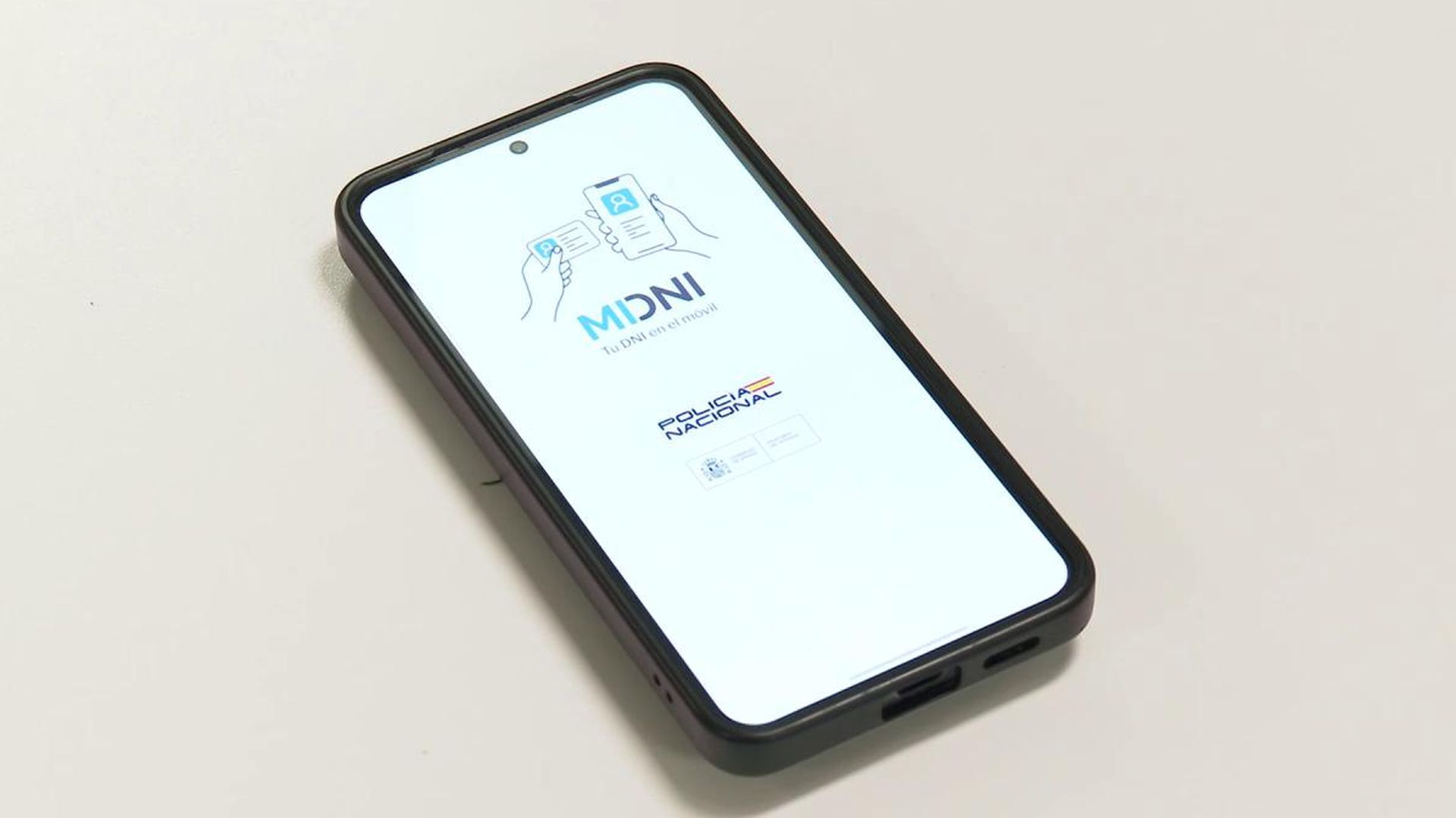 Las situaciones en las que no está permitidas el uso del DNI digital: desde operaciones en Internet hasta el paso de fronteras