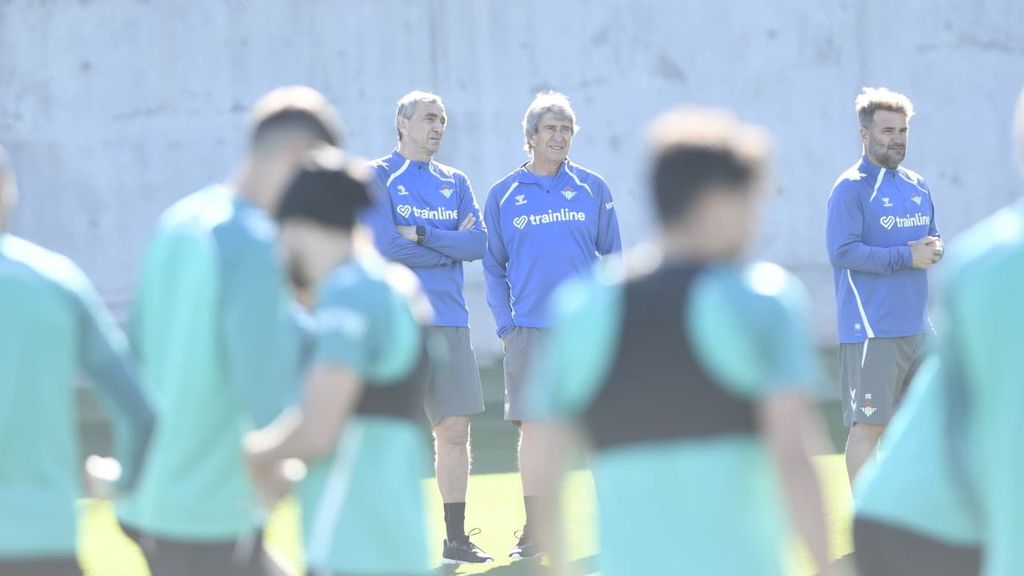 Manu Fajardo, presente en el entrenamiento del Betis en Jueves Santo