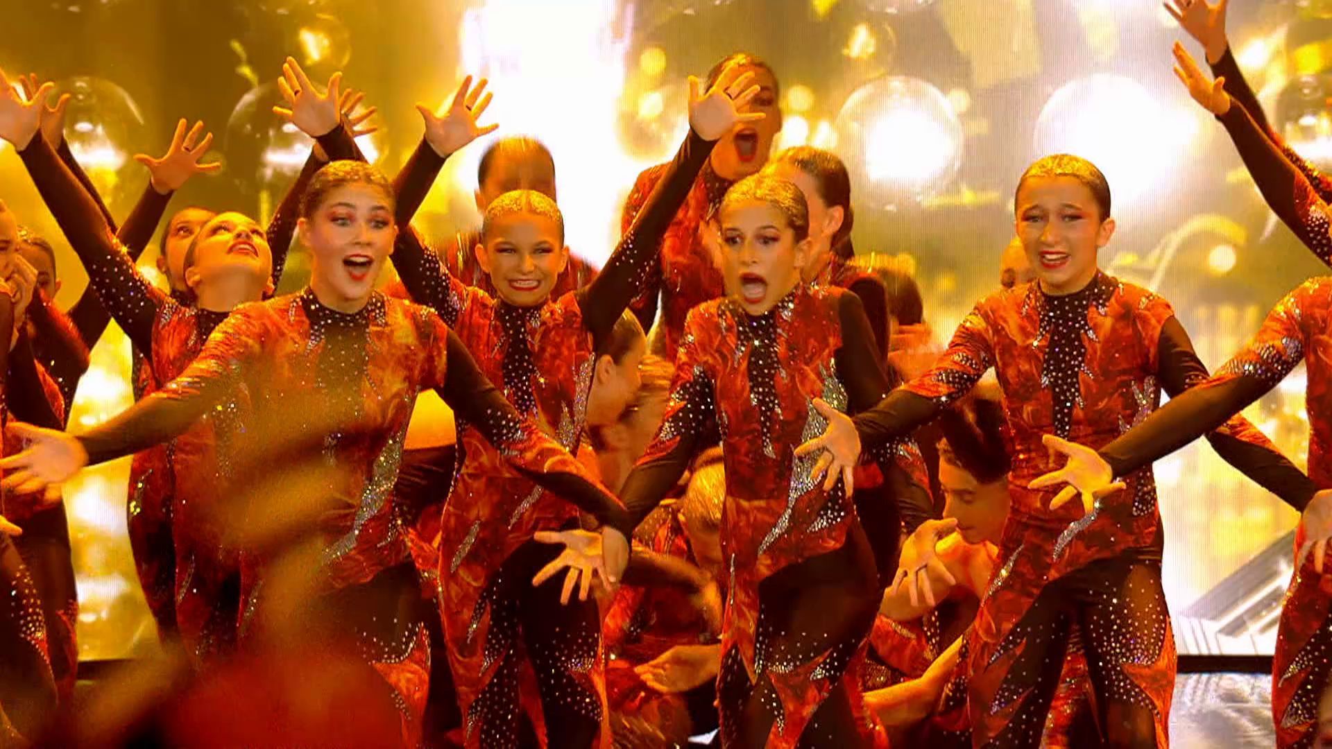 Agridulce pase de oro para AM Dance Studio: hacen historia, pero Risto pide a la fiscalía que intervenga por corrupción