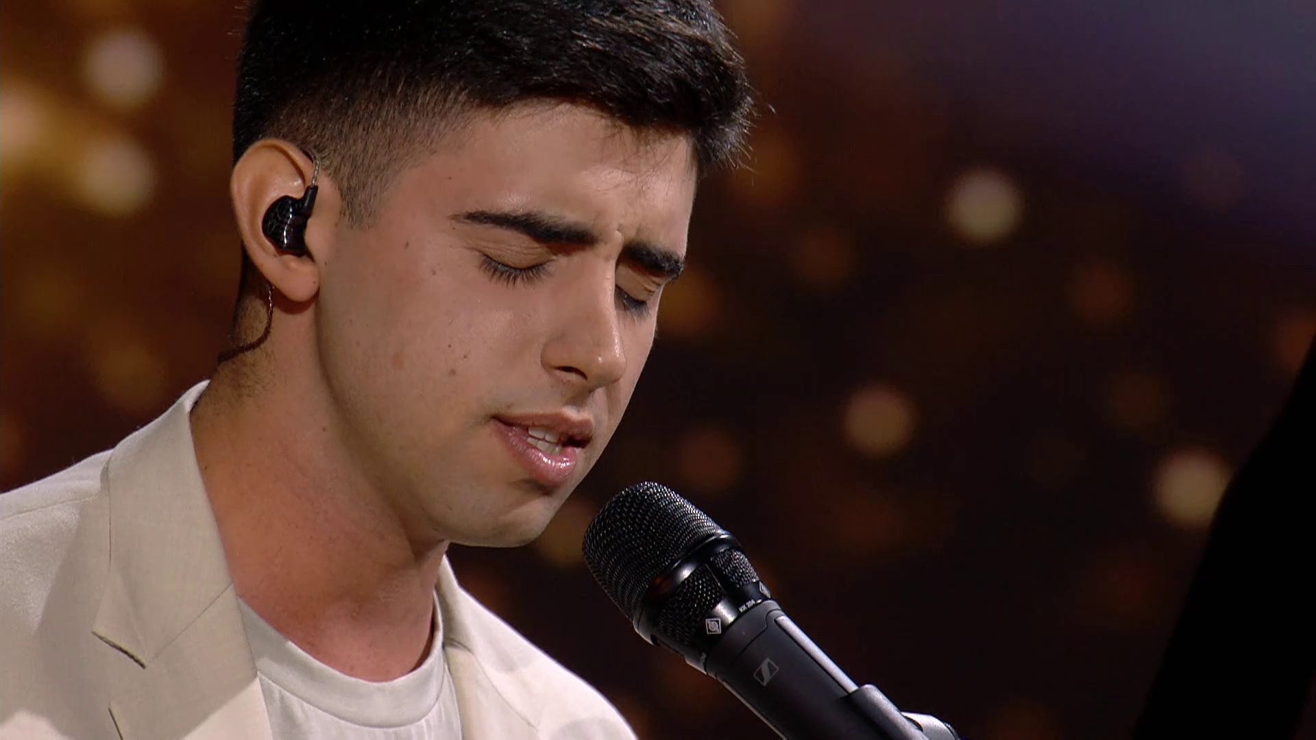 La actuación de D' Pineda en la segunda semifinal Got Talent Temporada 11 Top Vídeos 204