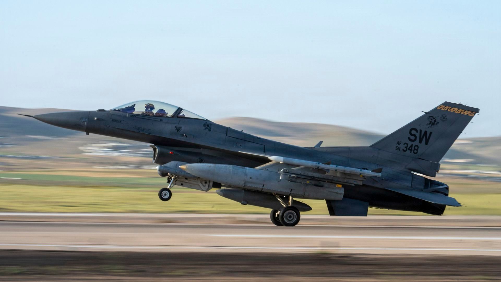 EEUU e Irán buscan al piloto estadounidense abatido: los pasos que debe seguir según el protocolo para sobrevivir en suelo enemigo EEUU e Irán buscan al piloto estadounidense abatido: los pasos que debe seguir según el protocolo para sobrevivir en suelo enemigo