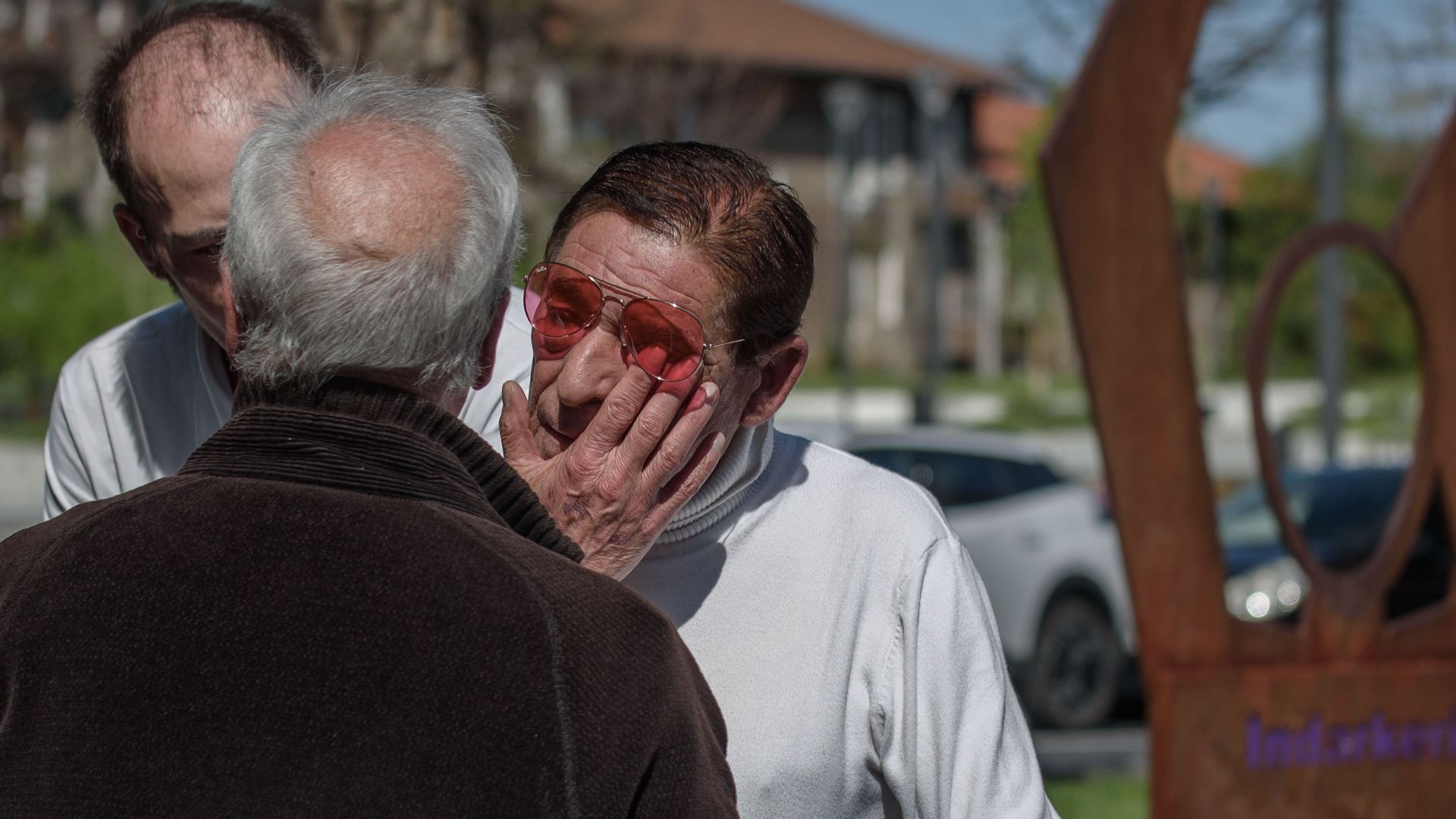El padre de la mujer fallecida, Ángel Velasco, tras la concentración convocada este sábado en Basauri