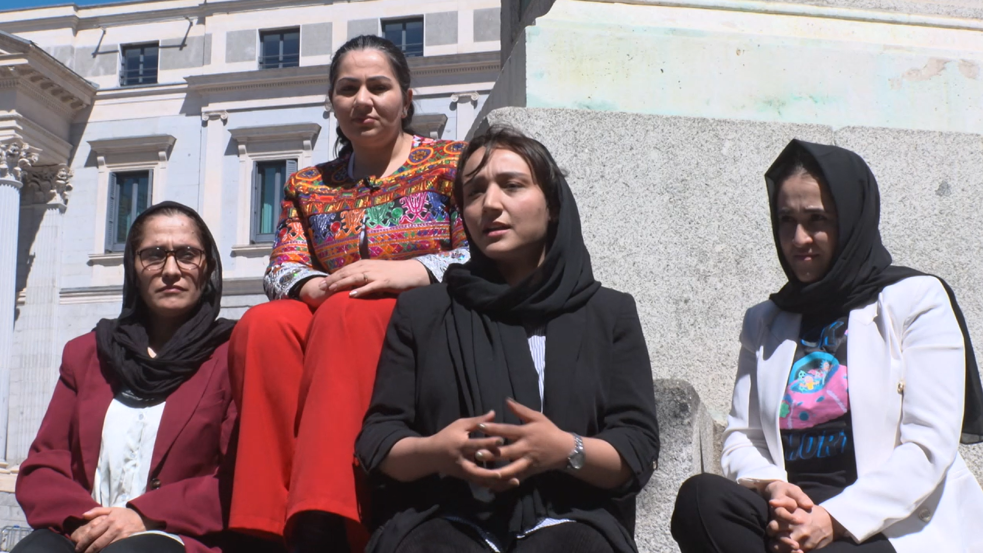 La dura realidad de las mujeres en Afganistán: no pueden trabajar, hablar en público o hacer deporte