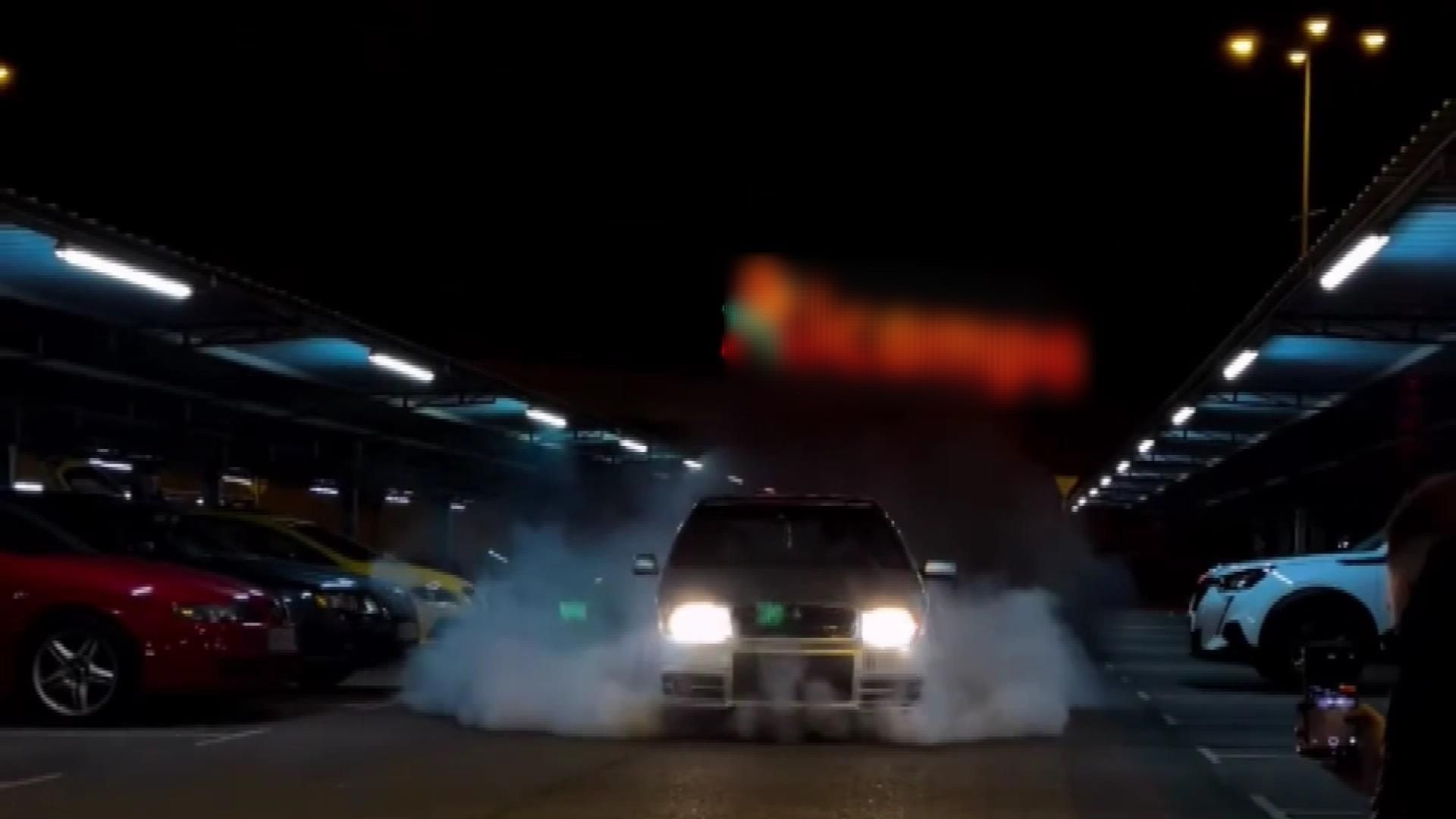 La Guardia Civil disuelve en La Rioja una concentración de vehículos destinada a realizar carreras ilegales La Guardia Civil disuelve en La Rioja una concentración de vehículos destinada a realizar carreras ilegales