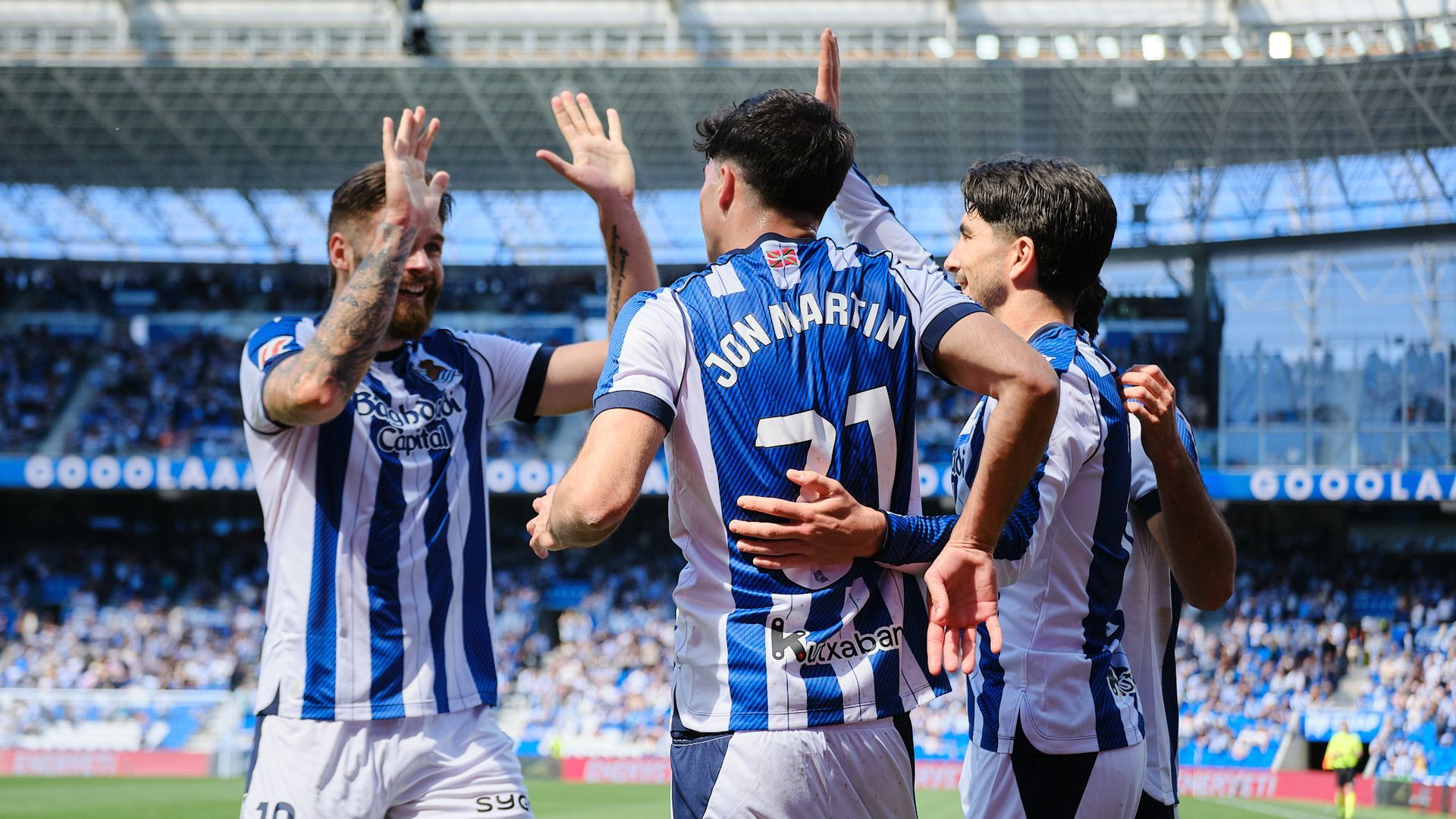 La Real Sociedad celebrando ante el Levante La Real Sociedad celebrando ante el Levante