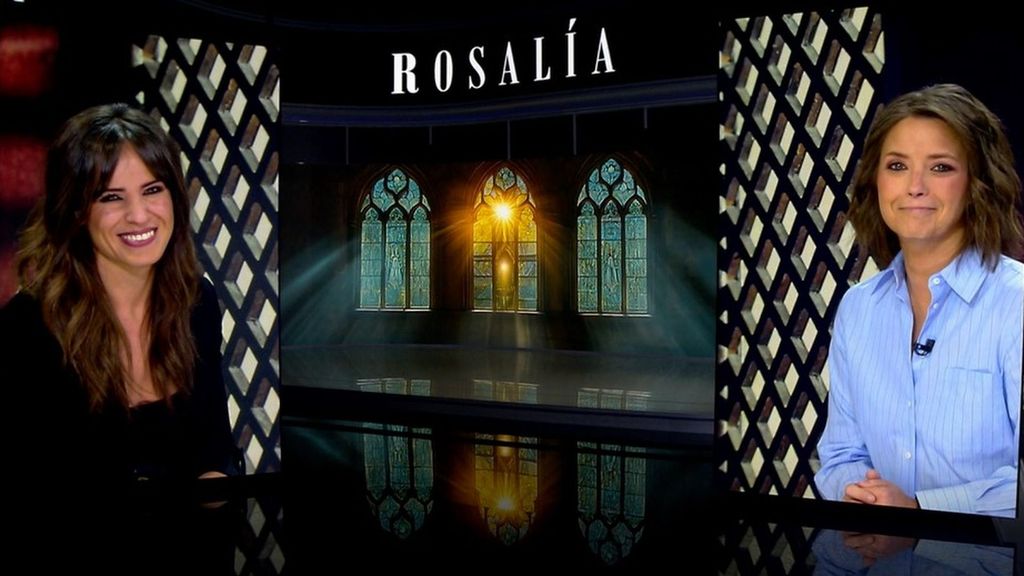 María Casado y Carmen Corazzini recrean el confesionario del 'LUX TOUR' de Rosalía en pleno directo: "A mí me han dejado por WhatsApp"